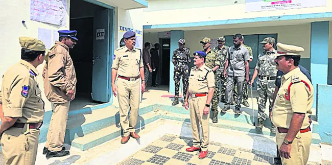 పోలింగ్‌ ప్రశాంతం: పెద్దపల్లి డీసీపీ రాంరెడ్డి 
