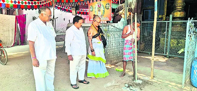 భక్తులకు ఇబ్బందులు లేకుండా ఏర్పాట్లు