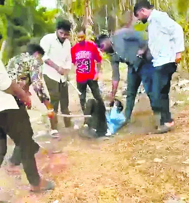 ఇంజినీరింగ్‌ విద్యార్థిపై దాడి 