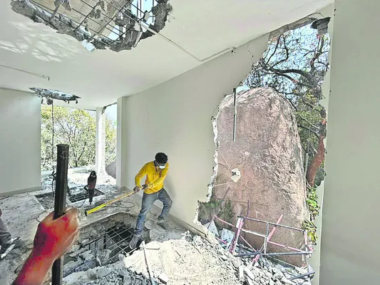 రూ.వెయ్యి కోట్ల భూమిని కాపాడిన హైడ్రా 