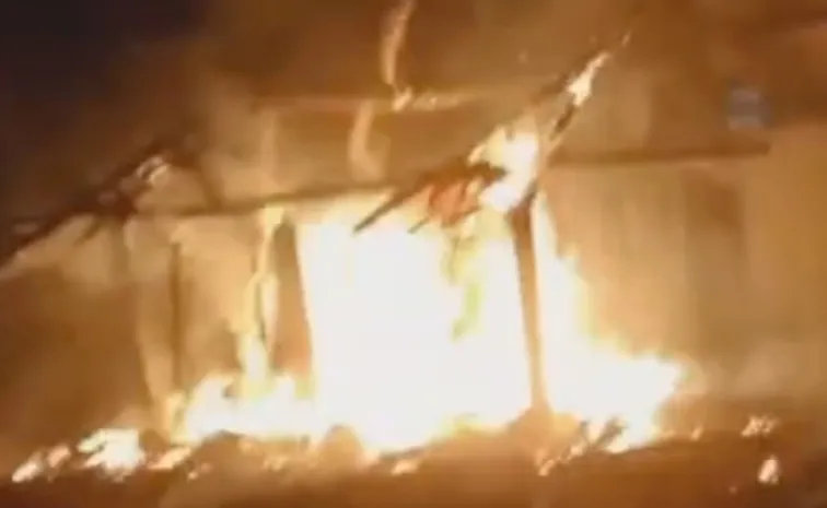 అగ్ని ప్రమాదం.. 10 పూరిగుడిసెలు దగ్ధం