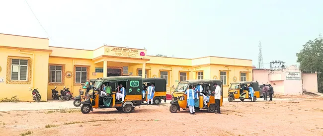 డ్రైవర్‌ ఉన్నా.. బస్సు లేదు!