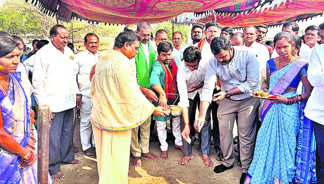 మహిళా సంఘాలను బలోపేతం చేయాలి