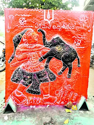 అరుదైన  ‘గజసంహార వీరగాళ్లు’
