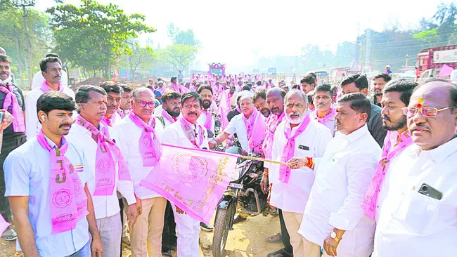 ఐదింట్లో గులాబీ జెండా!