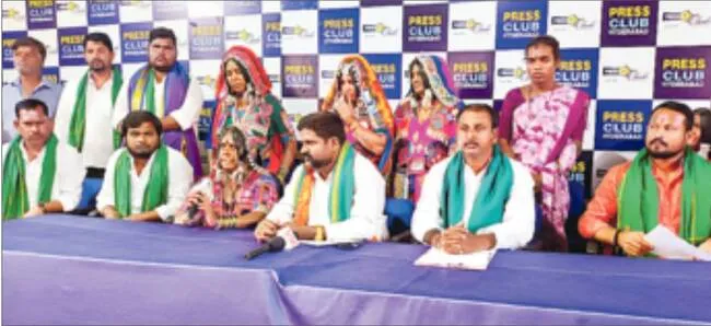 సర్పంచ్‌ సస్పెన్షన్‌ అన్యాయం 