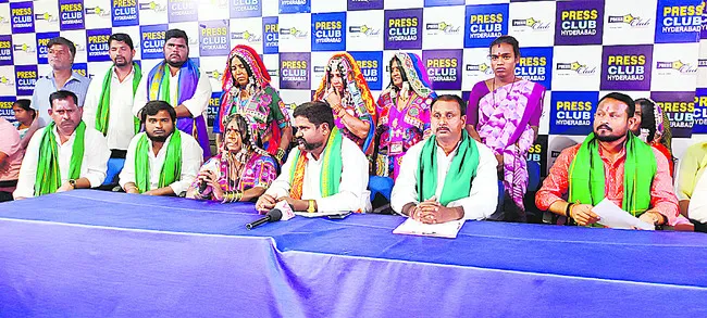 సర్పంచ్‌ సస్పెన్షన్‌ అన్యాయం 