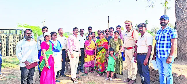 వలస కూలీలకు విముక్తి .. 