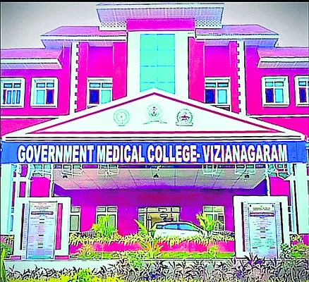 వైద్య కళాశాల పోస్టుల భర్తీపై నీలినీడలు