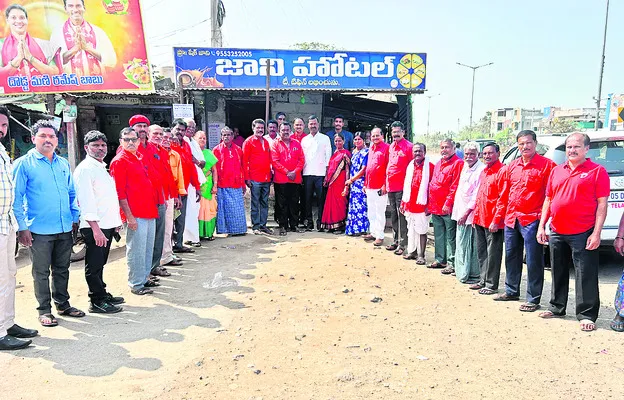 మంత్రి ఉత్తమ్‌ను కలిసిన నూతన కౌన్సిలర్లు