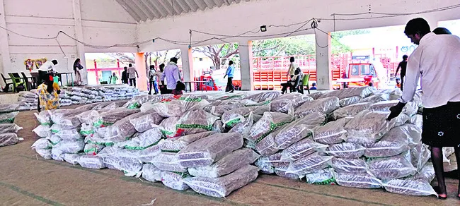 మార్కెట్‌కు 497 క్వింటాళ్ల  చింతపండు 
