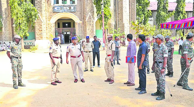 కేంద్రాల వద్ద భారీ బందోబస్తు