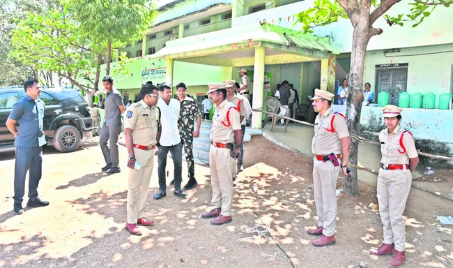 కౌంటింగ్‌ ప్రక్రియనుపరిశీలించిన ఎస్పీ.. 
