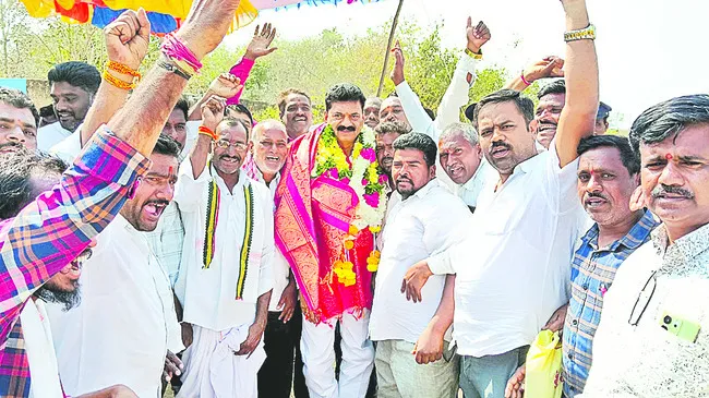  ఖేడ్‌లో కాంగ్రెస్‌ దౌడ్‌ 