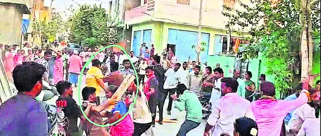 ● బీఆర్‌ఎస్‌, కాంగ్రెస్‌ కార్యకర్తల మధ్య ఘర్షణ
