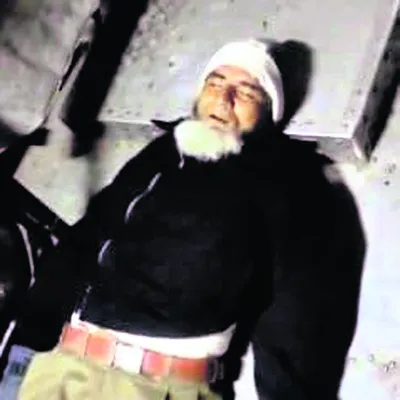 బస్సులో నిద్రిస్తూ  గుండెపోటుతో డ్రైవర్‌ మృతి   