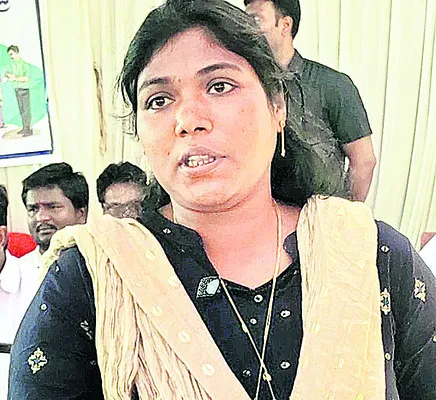 అసెంబ్లీలో ఆడబిడ్డ నిధి స్వరం వినిపించాలి  