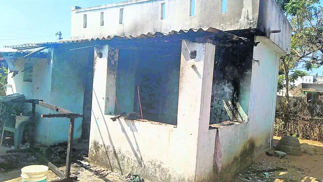 అగ్నిప్రమాదంలో వ్యక్తికి గాయాలు