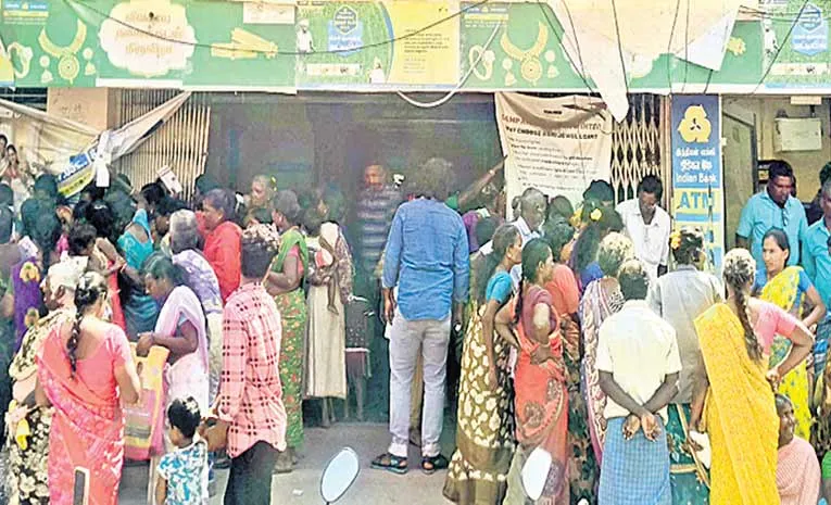 మహిళల ఖాతాల్లోకి రూ.5వేలు