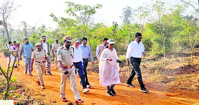 ప్లాస్టిక్‌ రహితంగా మార్చాలి