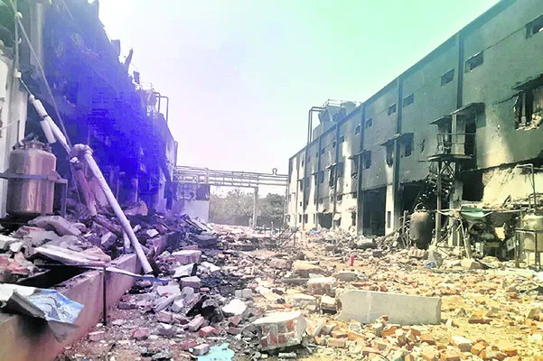 రియాక్టర్‌ పేలుడుతో భారీ నష్టం