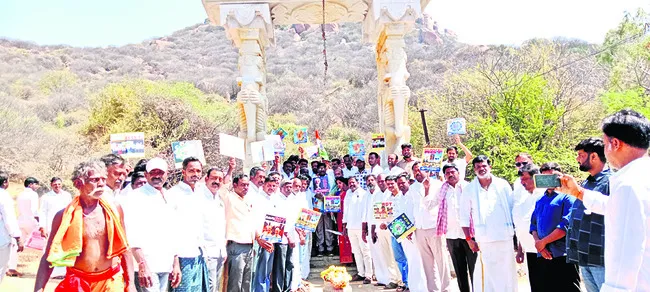 ప్రభుత్వం వల్లే ఎఫ్‌సీఆర్‌ఏ ఆగిపోయింది 