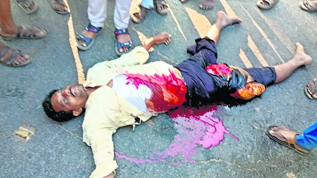 రోడ్డు ప్రమాదంలో ఒకరు మృతి