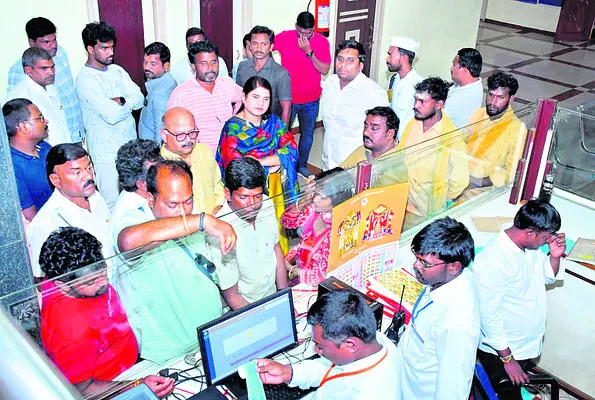 ఉన్నతాధికారుల పరిశీలన