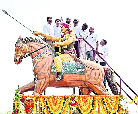 సామాజిక న్యాయం కోసం పోరాడాలి