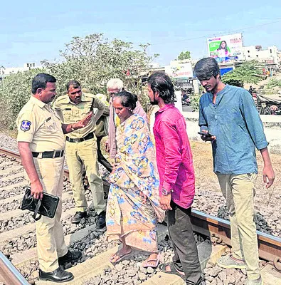 ఎంజేపీ విద్యార్థి అదృశ్యం