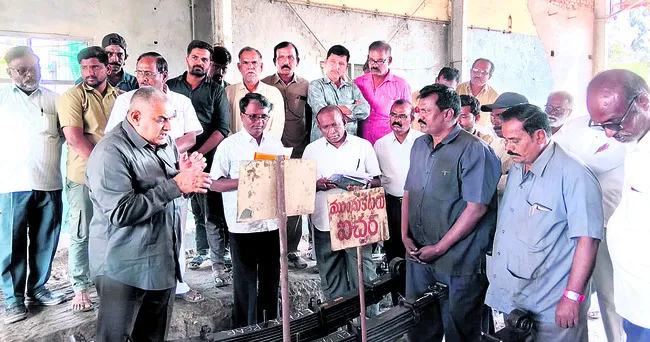 శ్రీశైలం భక్తులకు ప్రత్యేక బస్సులు 