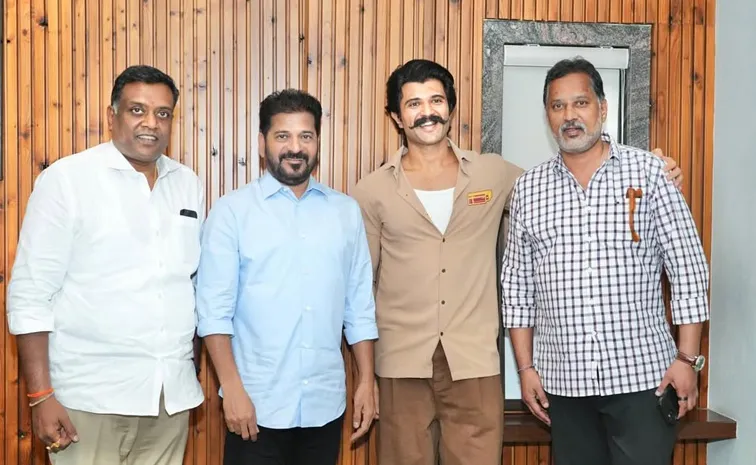 పెళ్లి పిలుపులు మొదలుపెట్టిన విజయ్ దేవరకొండ?