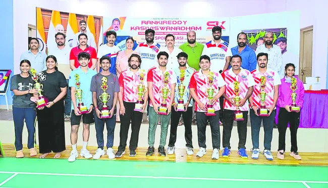 హోరాహోరీగా బ్యాడ్మింటన్‌ ఫైనల్స్‌