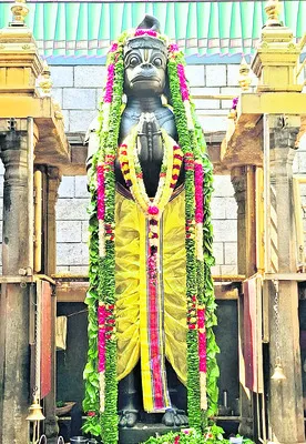 నామక్కల్‌ హనుమంతుడికి ప్రత్యేక అభిషేకం 