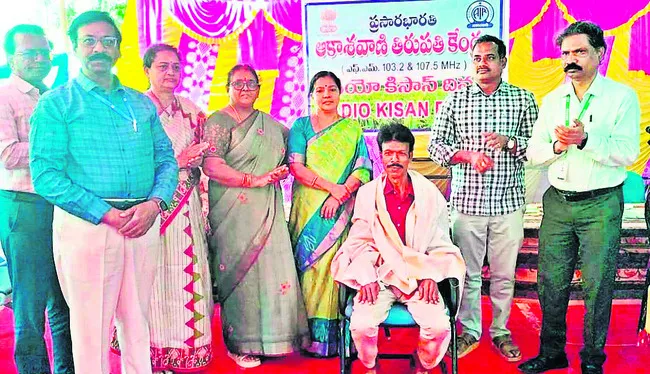 హరికృష్ణారెడ్డికి ఘన సన్మానం 
