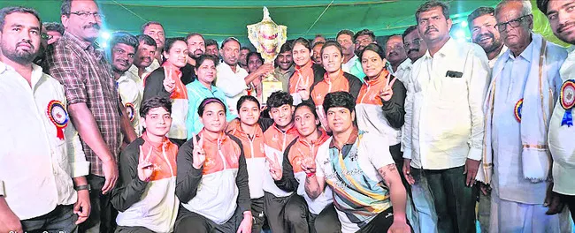 ముగిసిన జాతీయ స్థాయి మహిళా కబడ్డీ పోటీలు