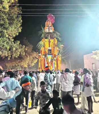 వైభవంగా దత్తాత్రేయస్వామి రథోత్సవం 
