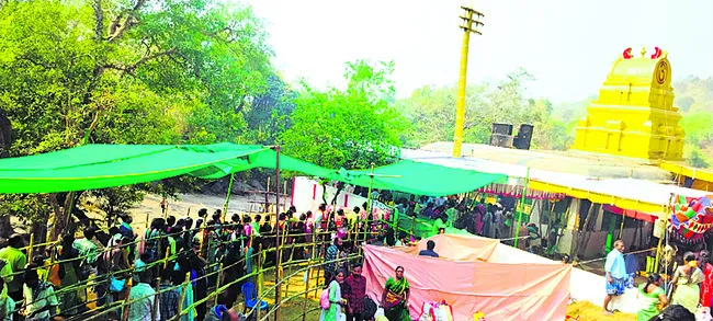 ధారమఠం.. భక్తజన సందోహం