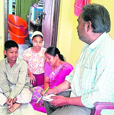 నేతన్న కుటుంబానికి సర్కారు బాసట