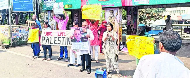 మోదీ ఇజ్రాయెల్‌ పర్యటన విరమించుకోవాలని ఆందోళన