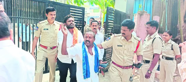 విపక్షాలకు నో ఎంట్రీ 