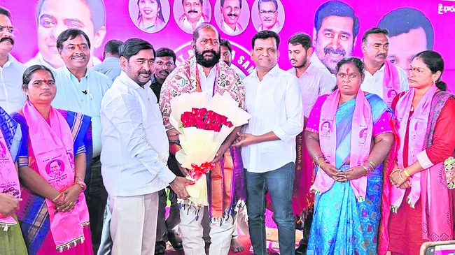 కాంగ్రెస్‌తో బీజేపీ చేతులు కలిపింది
