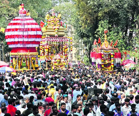 వైభవోపేతం.. కాడు మల్లేశ్వర తేరు ఉత్సవం 