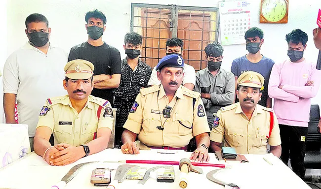 హత్యాయత్నం కేసులో ఏడుగురికి రిమాండ్‌ 