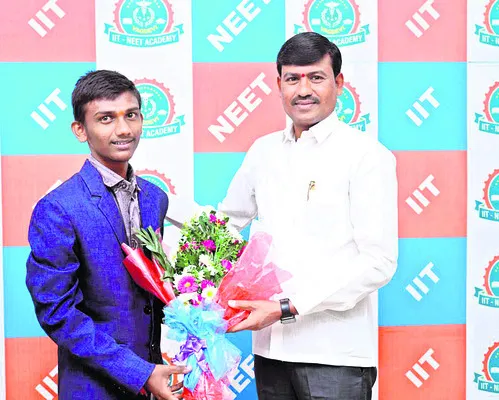 జేఈఈ మెయిన్స్‌లో వాగ్దేవి ప్రభంజనం 