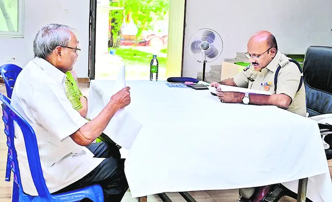 ప్రజా సమస్యల పరిష్కార వేదికే ‘మీకోసం’ 