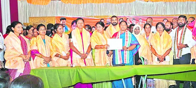 పార్టీ ప్రయోజనాలకే ప్రాధాన్యం