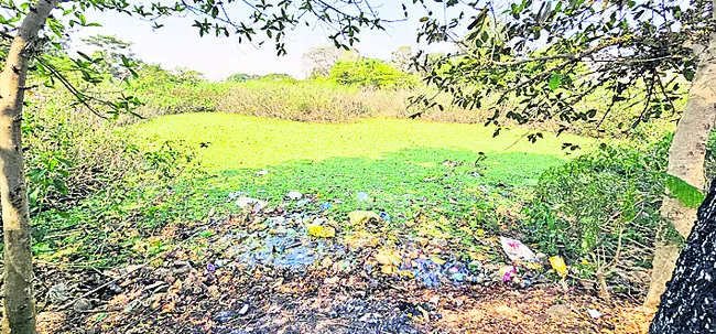 ఆక్రమణల లెక్క.. పైసలిస్తే పక్కా..!