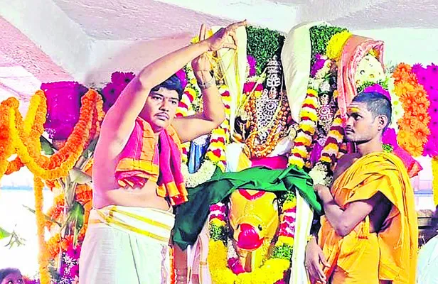 వైభవంగా కామాక్షి త్రేతేశ్వరుని కల్యాణం