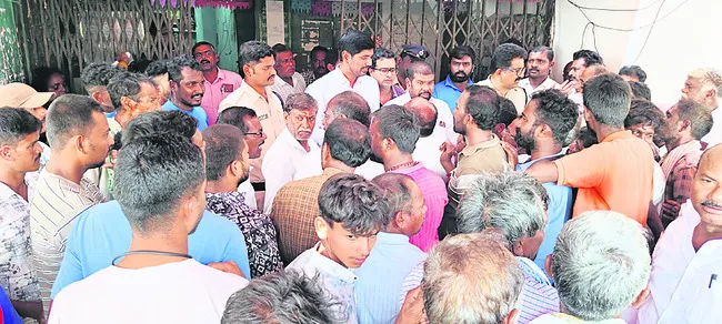 15 సెకన్‌లలో యూరియా నిల్వలు ఖాళీ